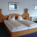 Waldhotel Dornroeschenshoeh Hotel *