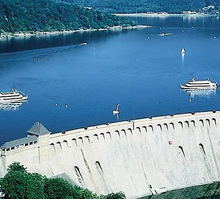 多恩罗森索瓦尔德霍特尔酒店