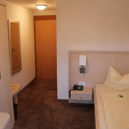 多恩罗森索瓦尔德霍特尔酒店 酒店 Hemfurth-Edersee