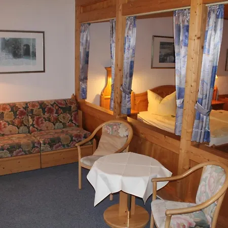 多恩罗森索瓦尔德霍特尔酒店