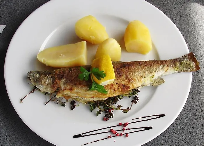 Waldhotel Dornroeschenshoeh Hemfurth-Edersee